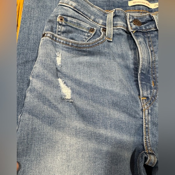 721 HIGH RISE SKINNY LEVIS WITH HOLES - Picture 6 of 13